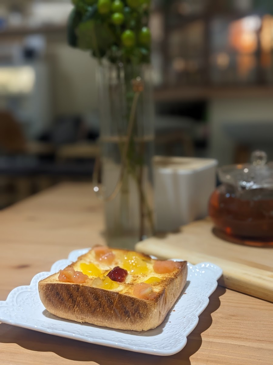 愉事ㄩˊ事(Over the Moon)|莊園手沖咖啡 |小山圓抹茶牛奶|無咖啡因有機花草茶|手作課程|空間分享 - 6