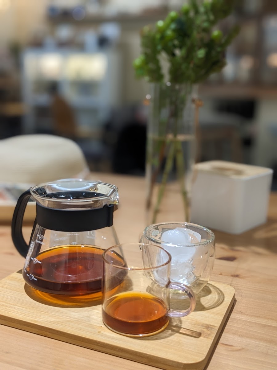 愉事ㄩˊ事(Over the Moon)|莊園手沖咖啡 |小山圓抹茶牛奶|無咖啡因有機花草茶|手作課程|空間分享 - 7