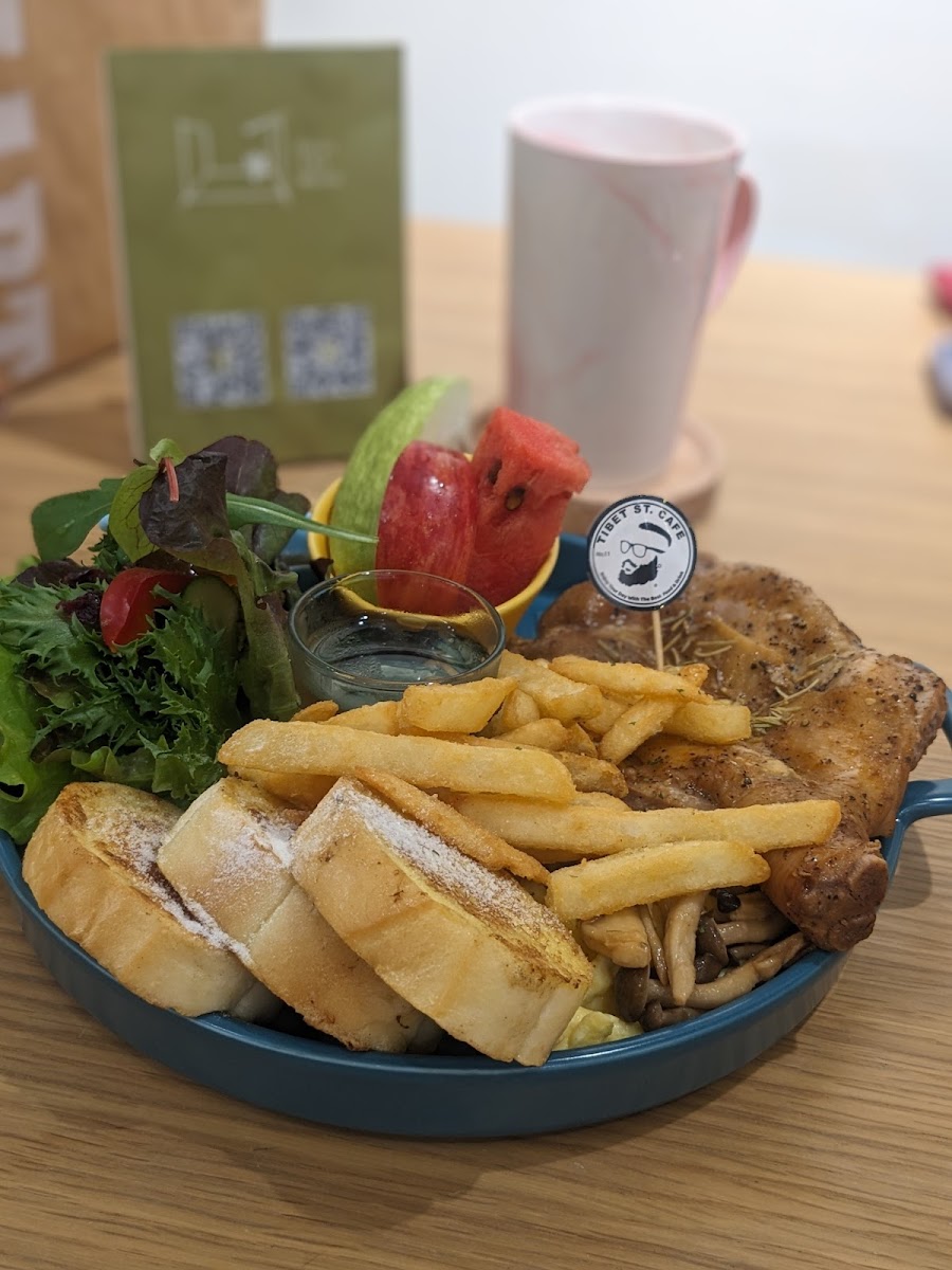 愉事ㄩˊ事(Over the Moon)|莊園手沖咖啡 |小山圓抹茶牛奶|無咖啡因有機花草茶|手作課程|空間分享 - 8