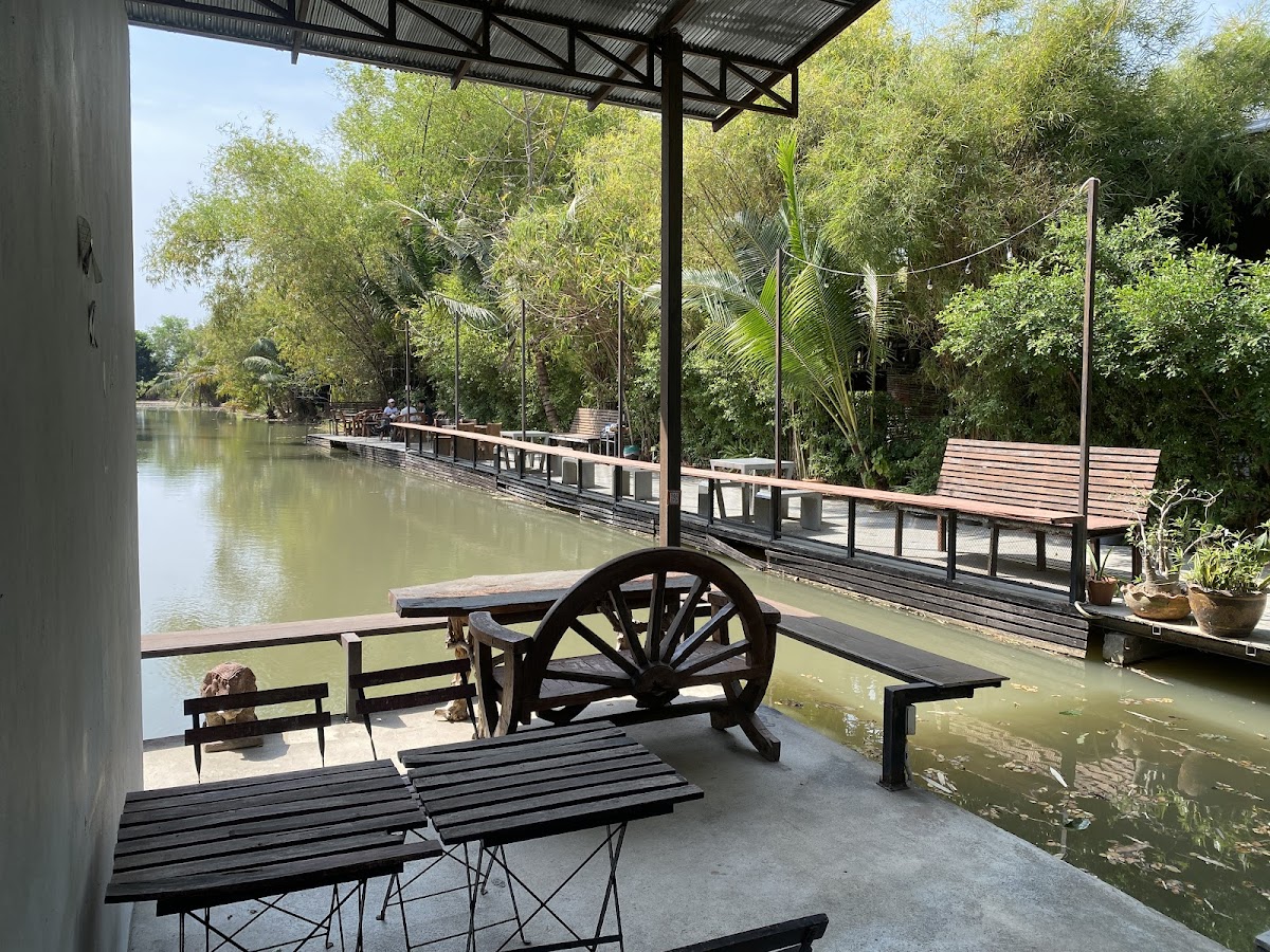 Uyen PenSook Cafe & Eatery l อยู่ เย็น เป็น สุข