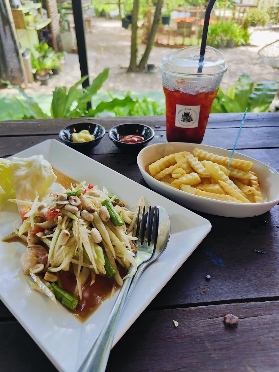 Racha Meow ราชาเหมียว cafe and restaurant - 6