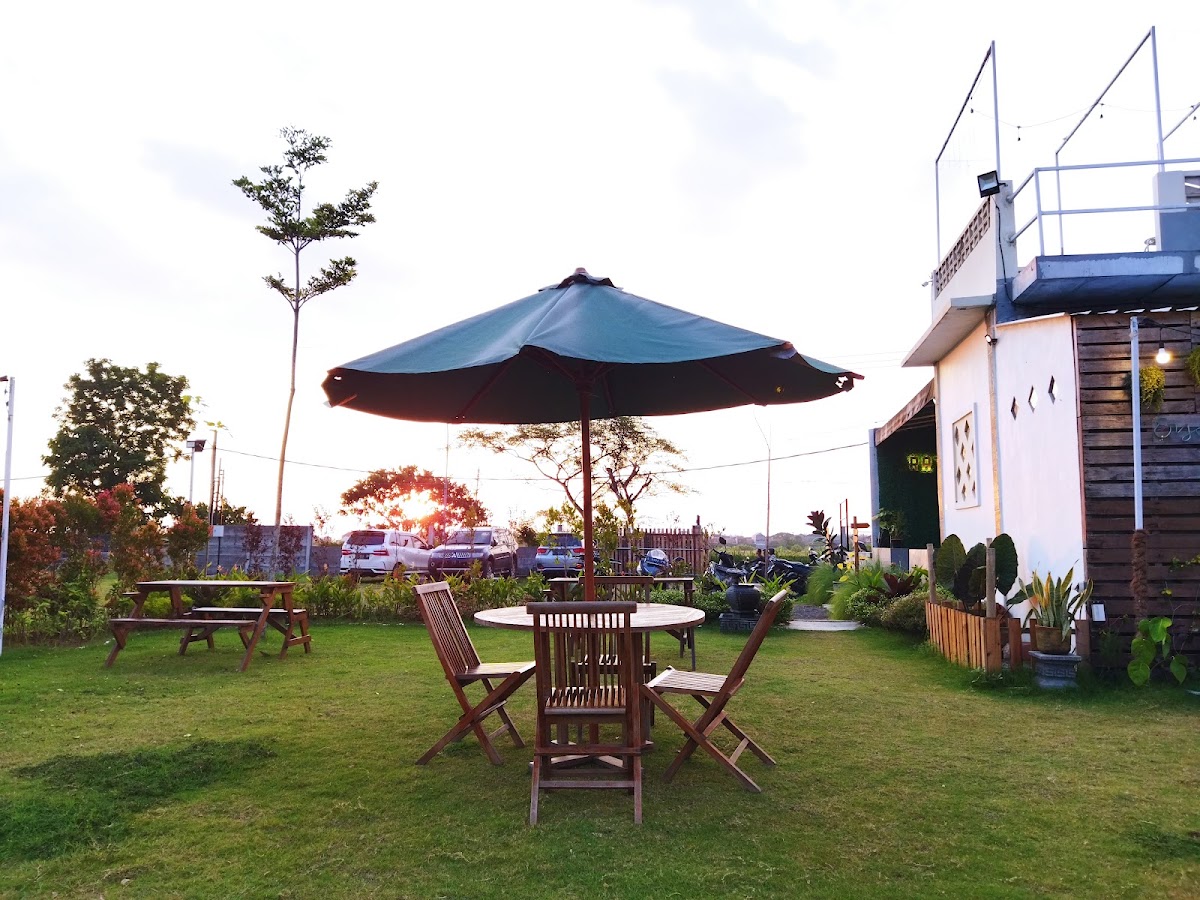 Ratan Cafe & Gardenspace