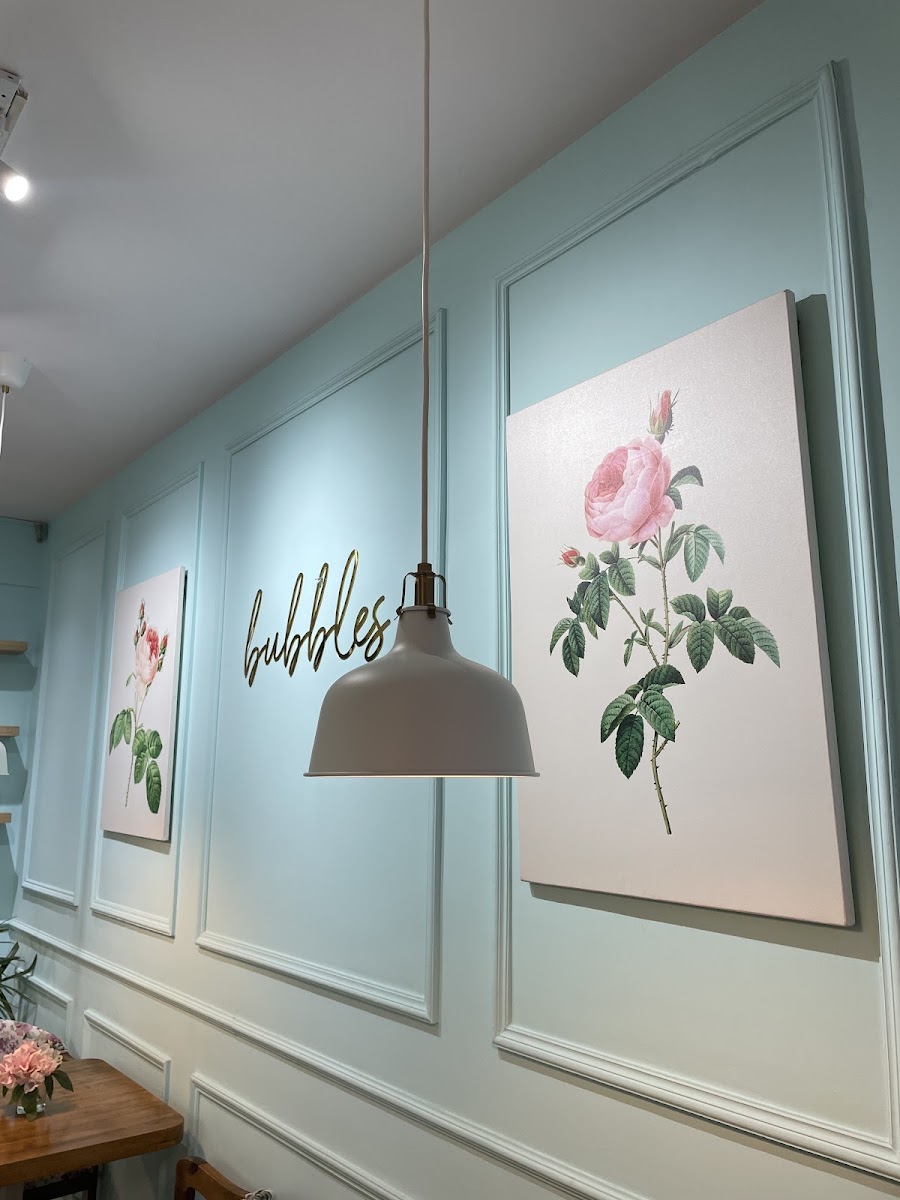 Bubbles Cafe & Kitchen