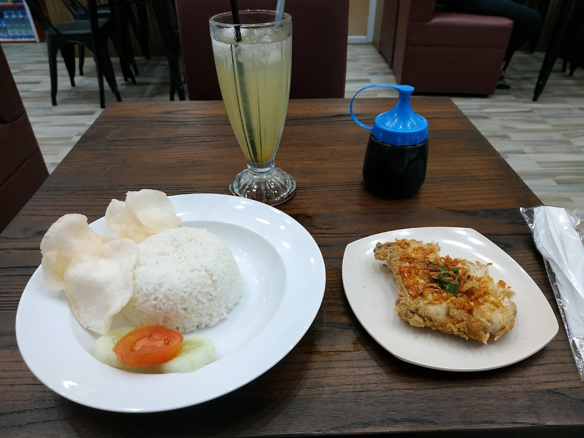 Lintang Cafe Resto - 8