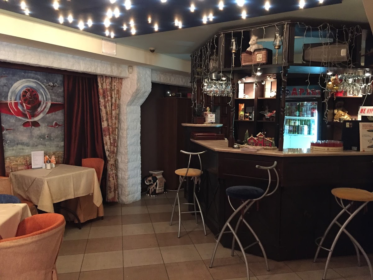 Radio Pilot, cafes - 3