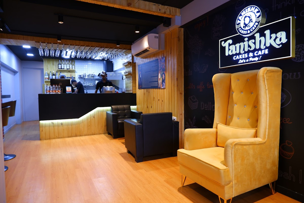 Tanishka Cakes & Cafe
