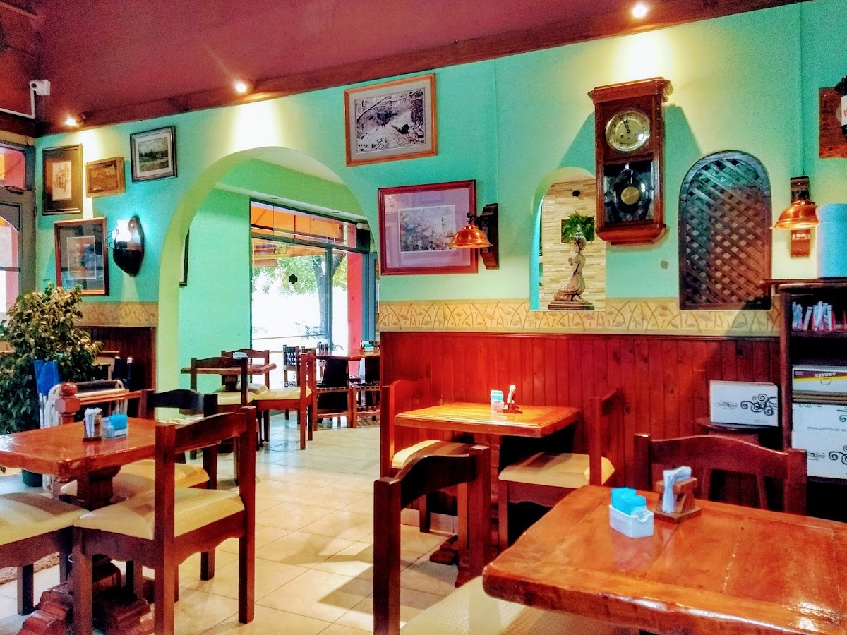 Cafe La Bota De Van Gogh