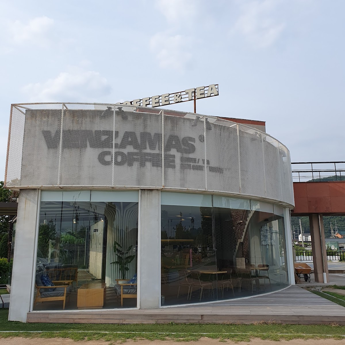 VENZAMAS CAFE & BRUNCH