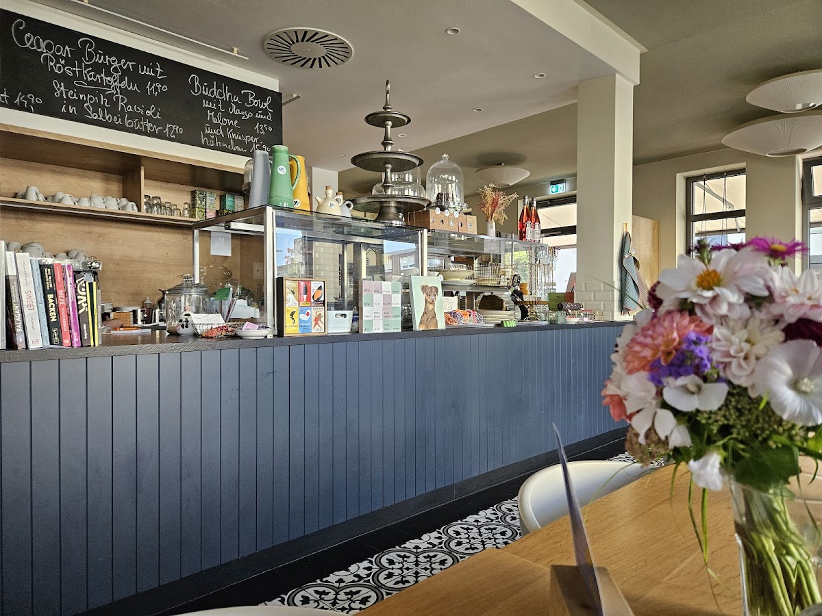 Petit Café et Surprise