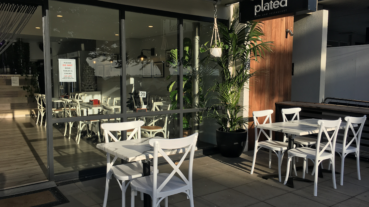 Plated cafe restaurant bar