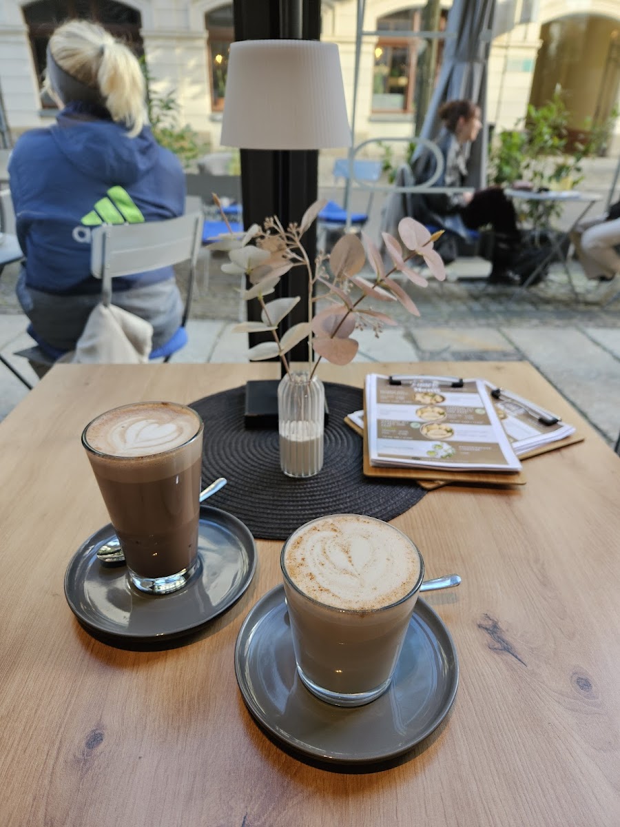 Café Kibinas Leipzig - 10