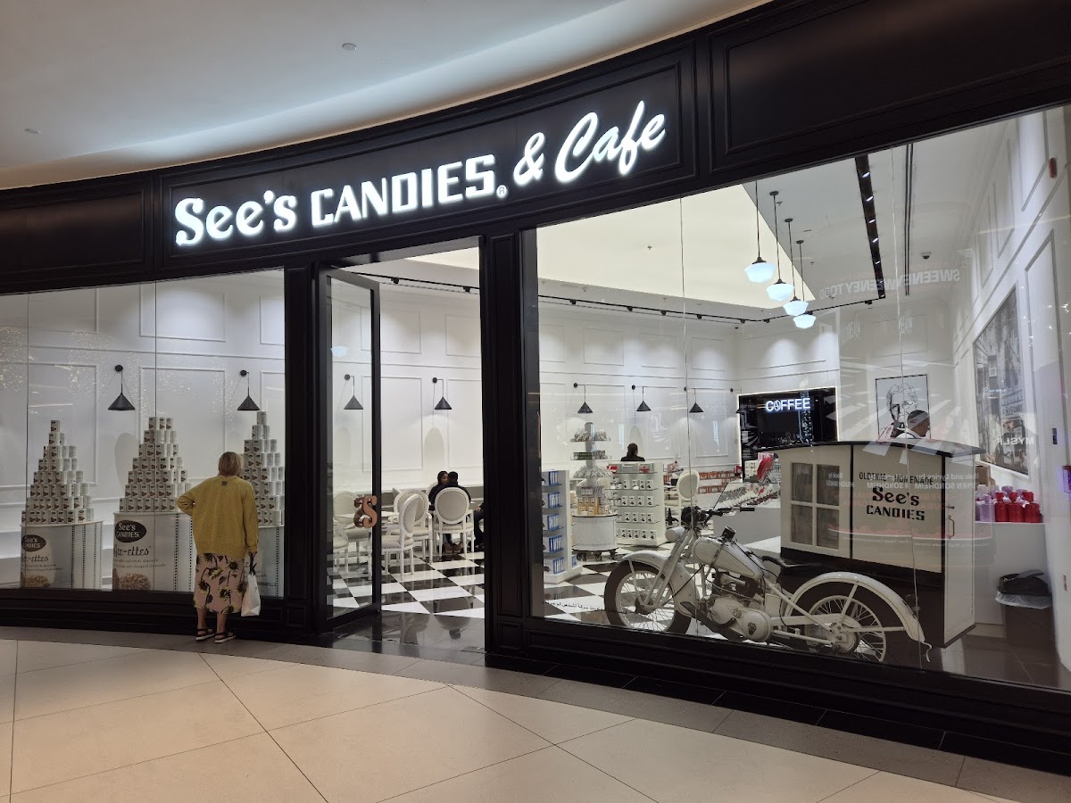 See's Candies & Cafe