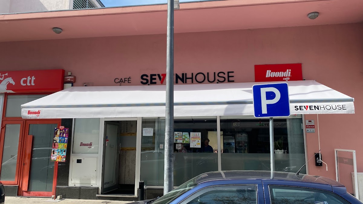 Café Seven House