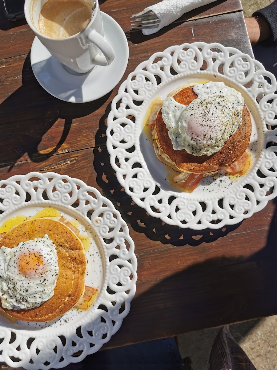 Platia Coffee Shop - 5