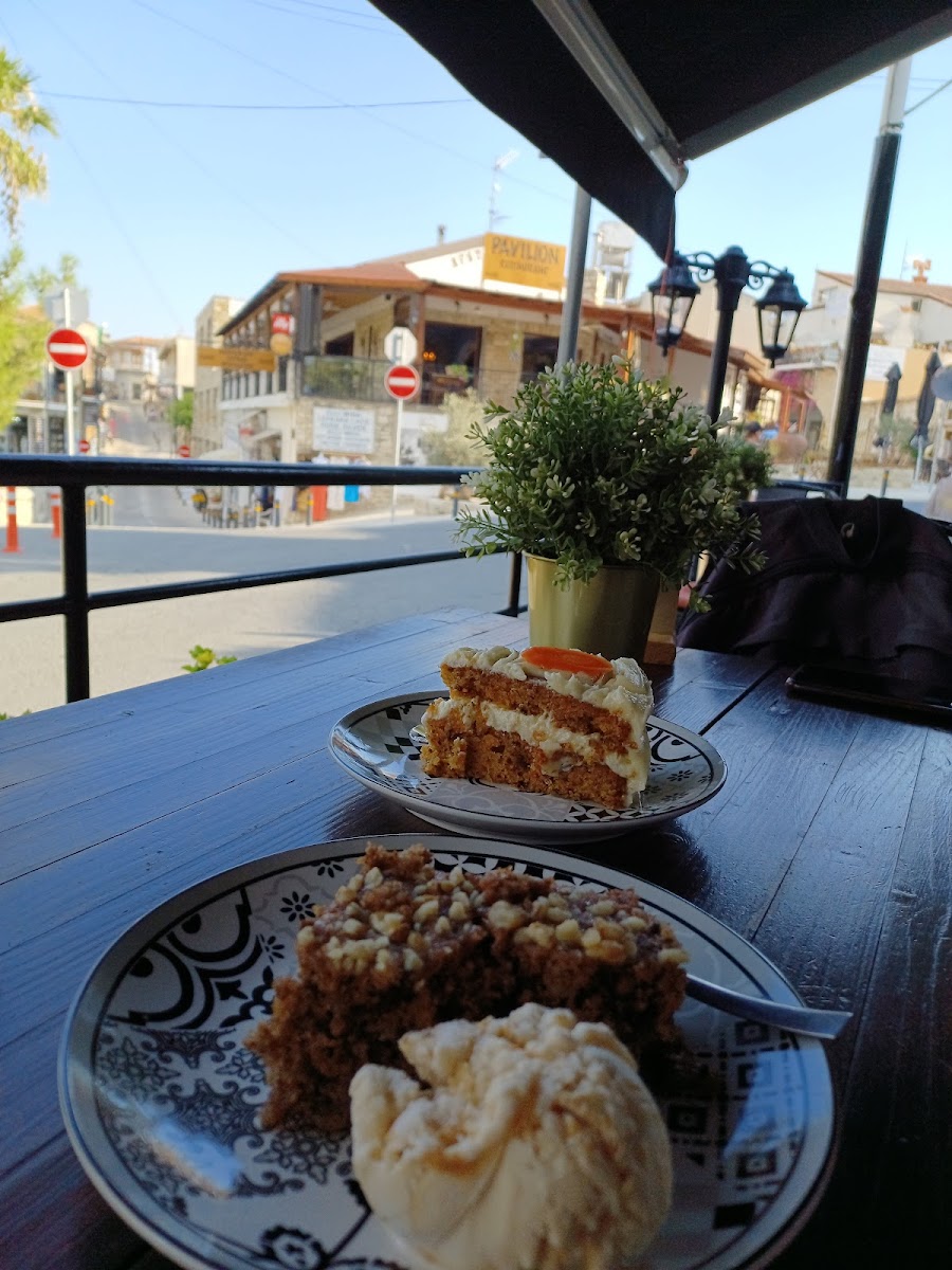 Platia Coffee Shop - 8