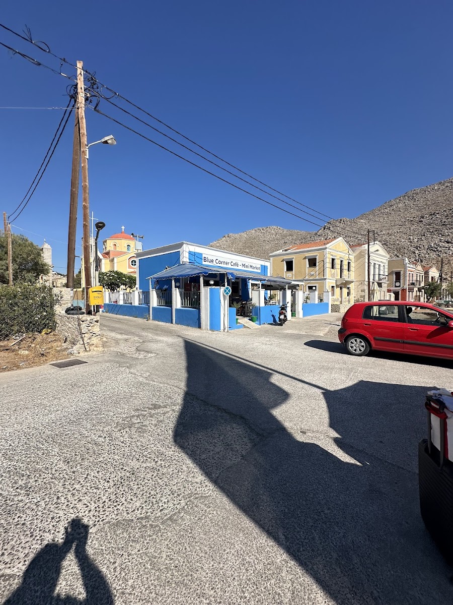 Blue corner cafe&Mini market - 4