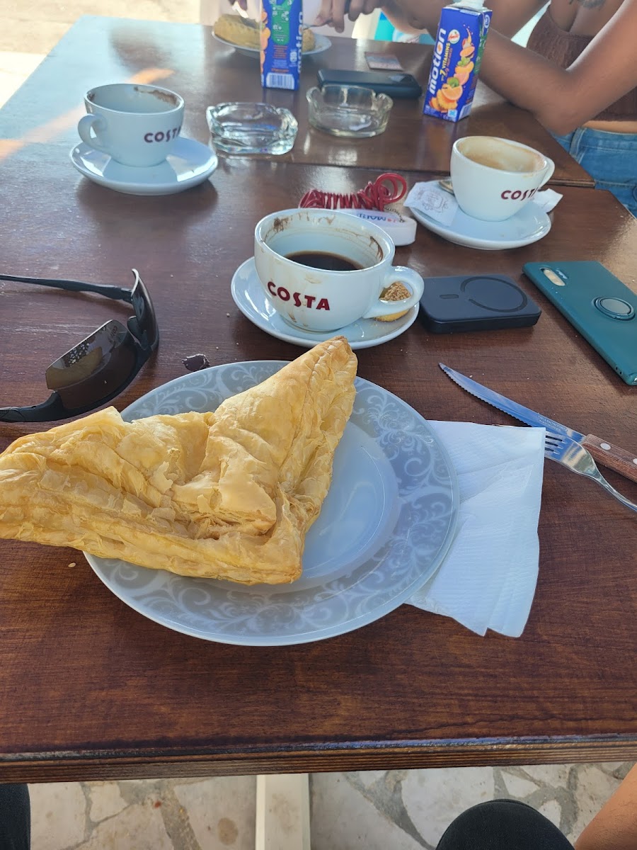 Blue corner cafe&Mini market - 8