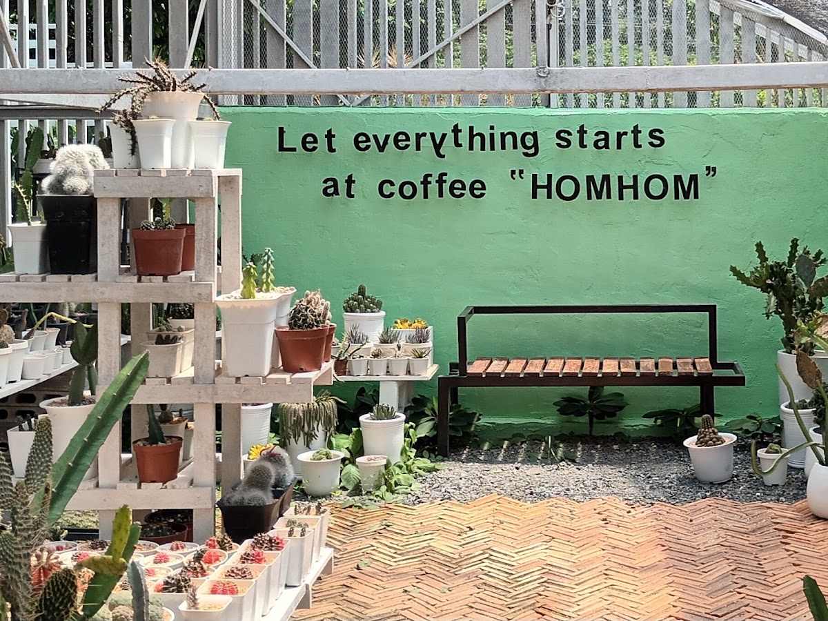 HomHom Coffee &Tea