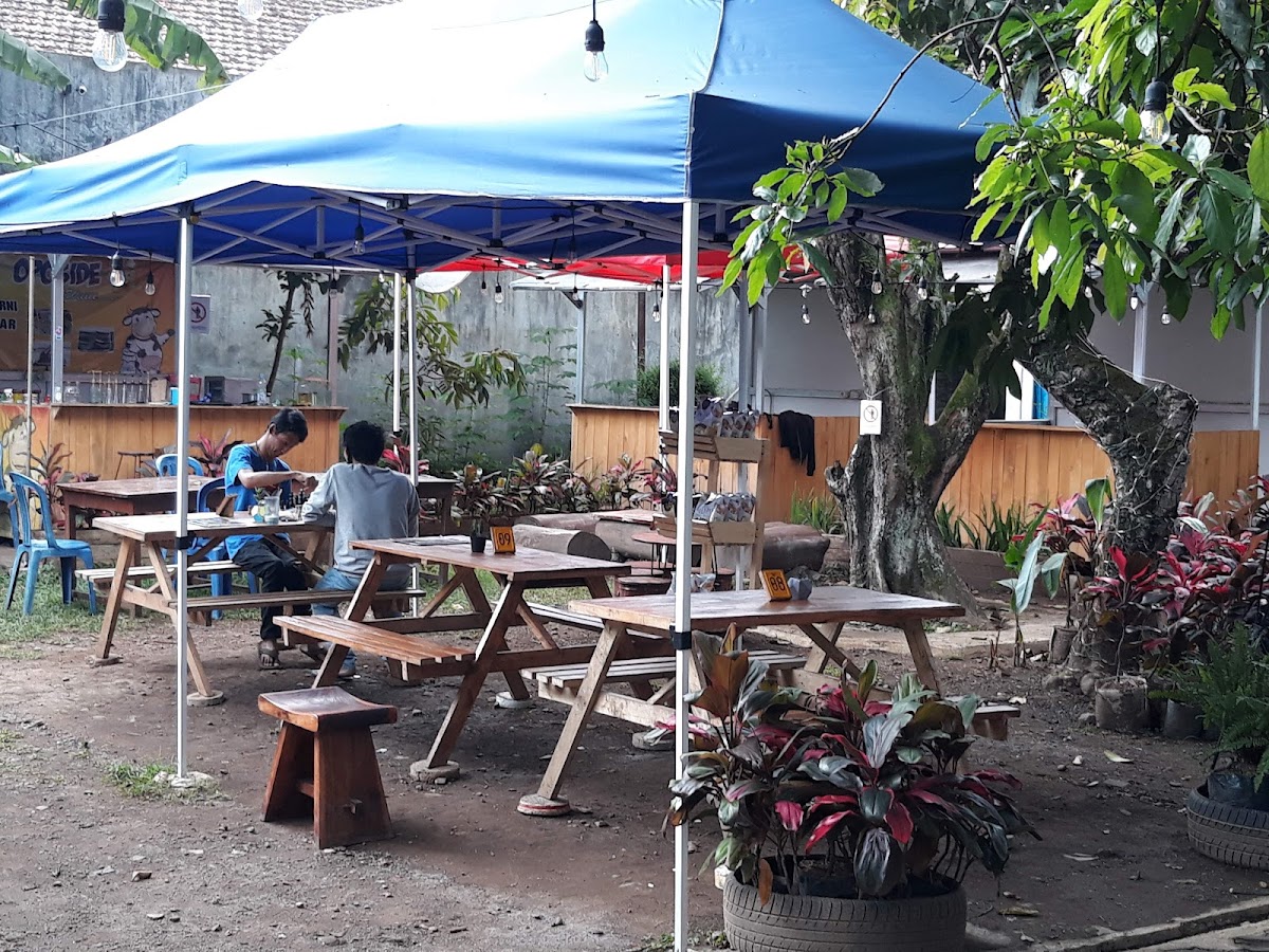 Garden Cafe Dago 109 / GMKI Cabang Bandung