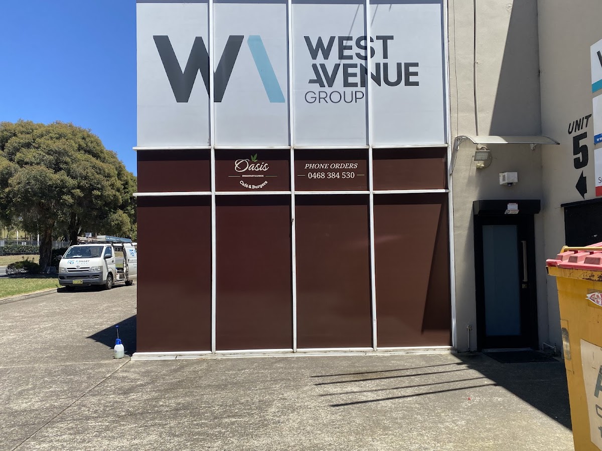 Oasis Cafe & Burgers