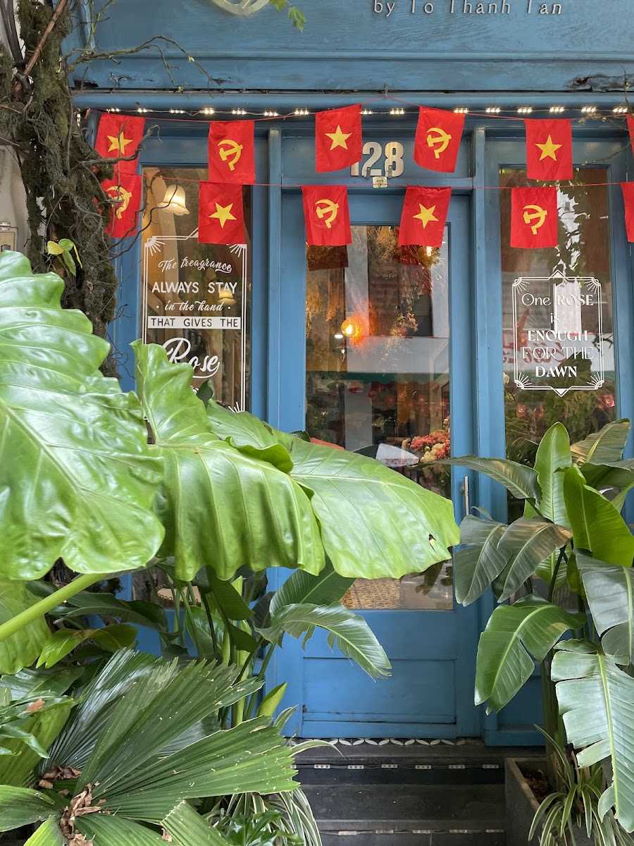 Cafe & Flower with S Florist