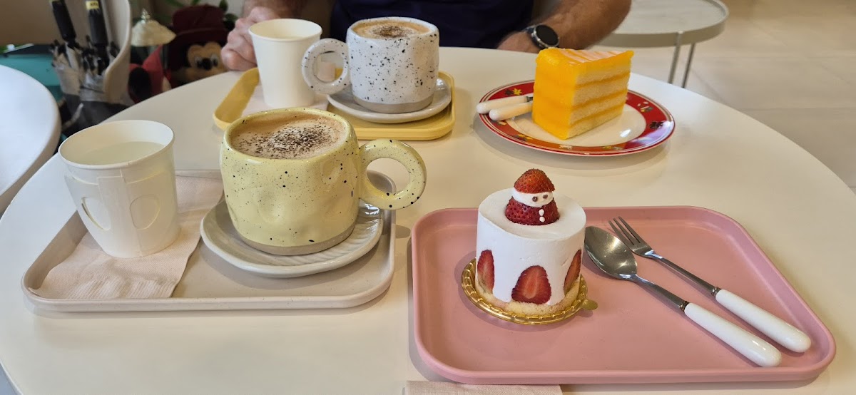 TREE. cafe & something - 2