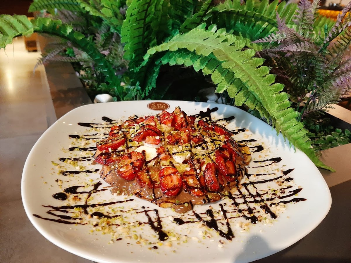 D’LUX Cafe Restaurant - 6