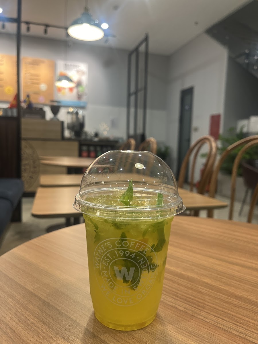 Wayne's Coffee Nguyễn Văn Hưởng - 8