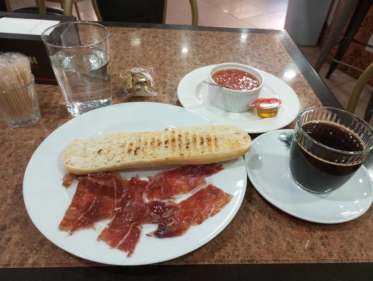 Cafeteria El Maragato - 2