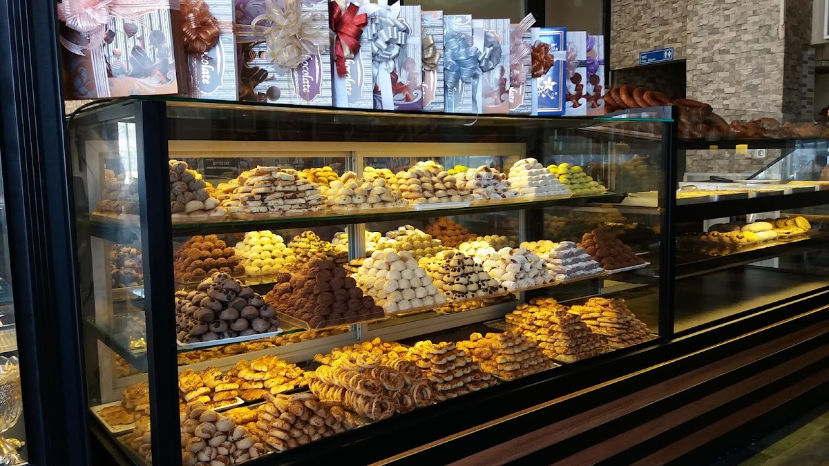 Cumhuriyet Cafe Simit&Pasta - 4