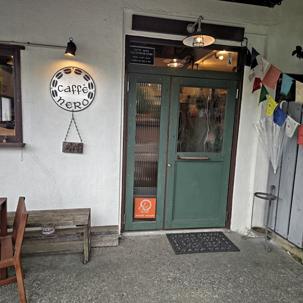 caffe nero & the outdoor store nero - 3