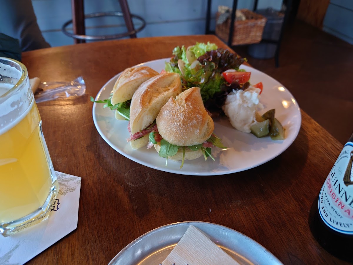 caffe nero & the outdoor store nero - 9