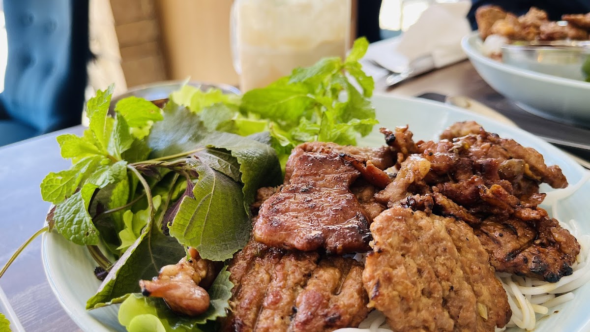 Camellia Espresso & Eatery - 6