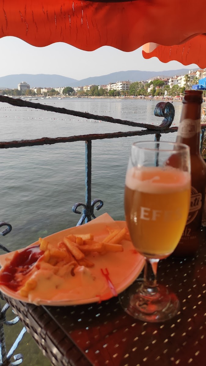 Bluemoon Cafe Beach - 5