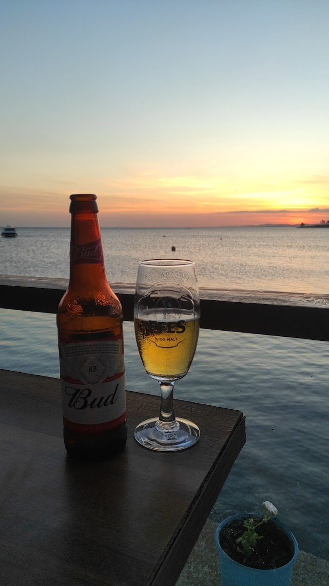 Bluemoon Cafe Beach - 6