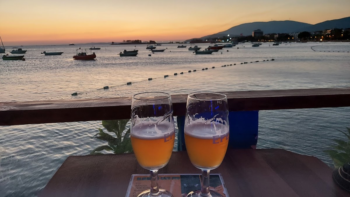 Bluemoon Cafe Beach - 8