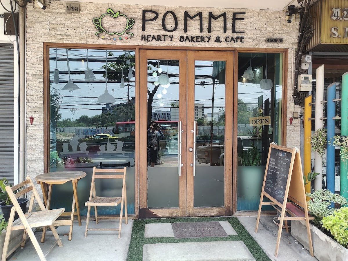 POMME Hearty Bakery & Cafe