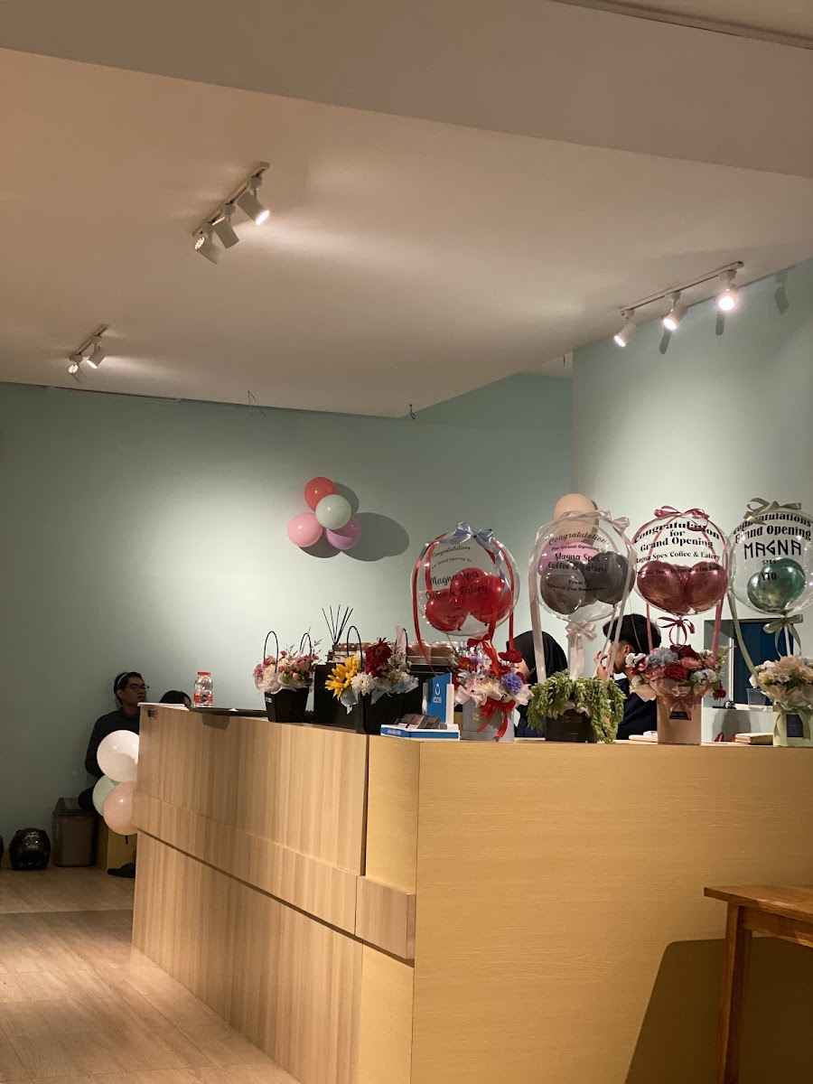 Magna Spes Coffee & Eatery