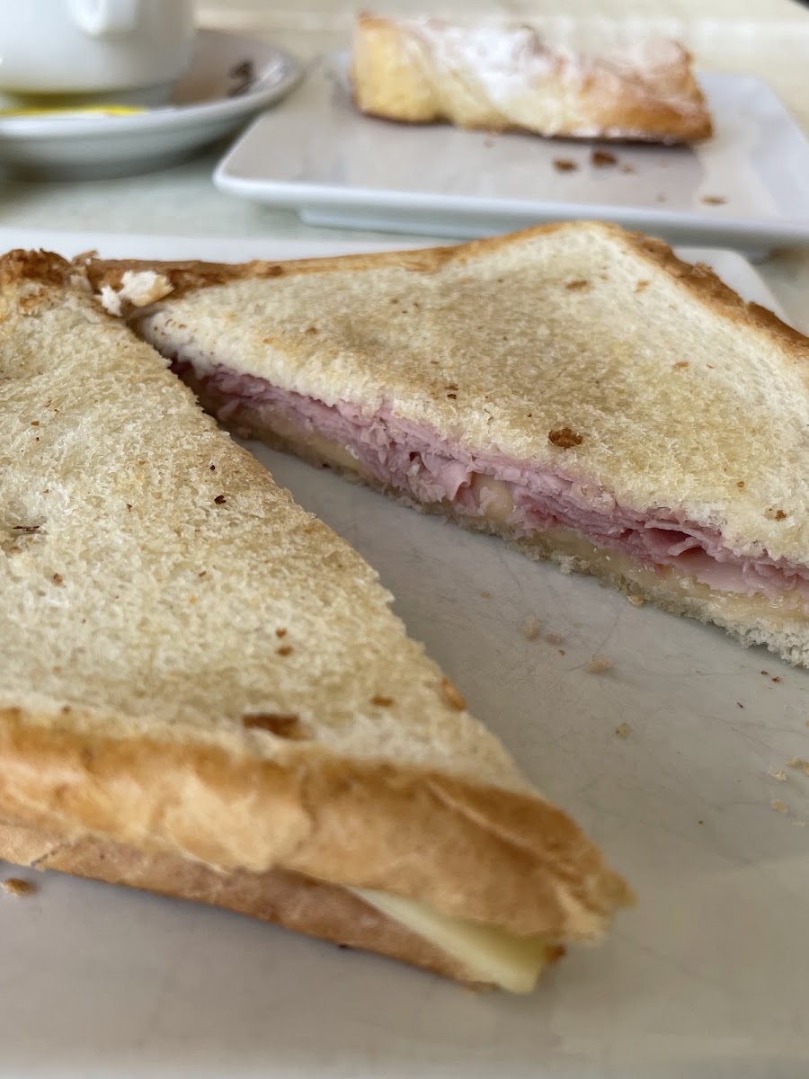 Desiree Cafetería - 5