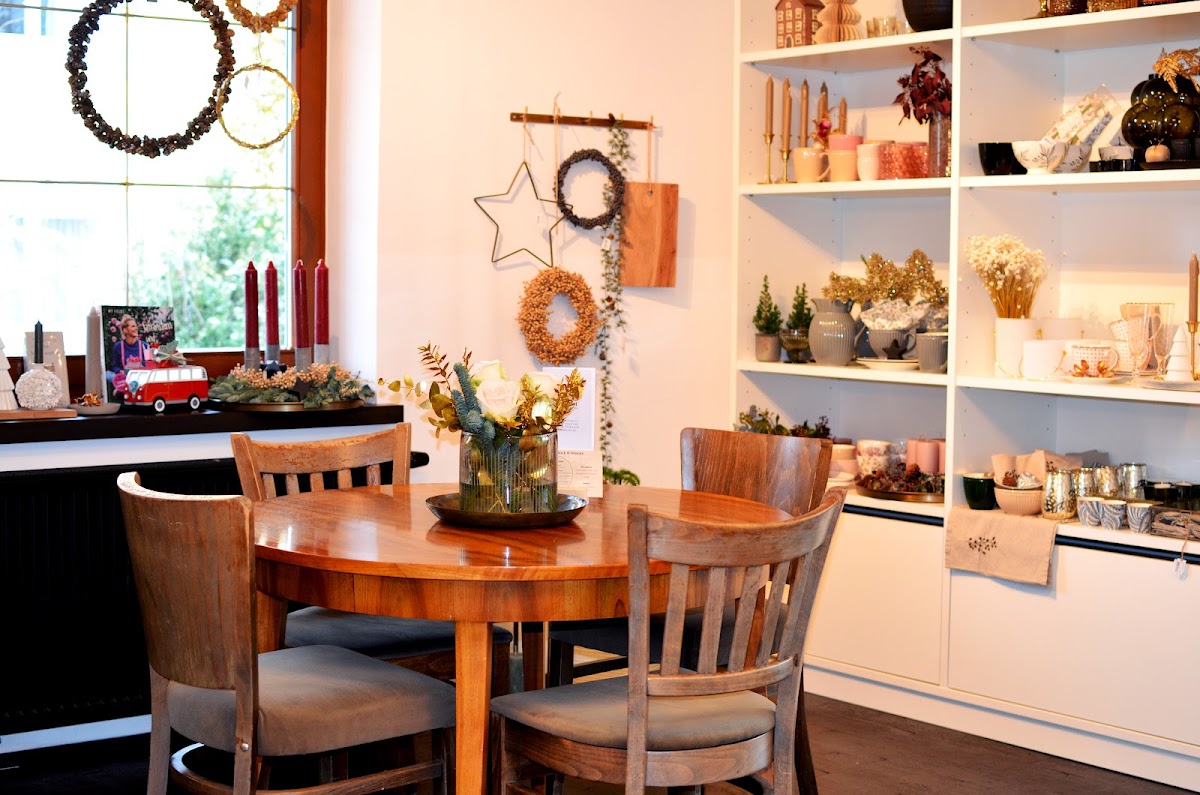 Fika Bunt Store & Cafe