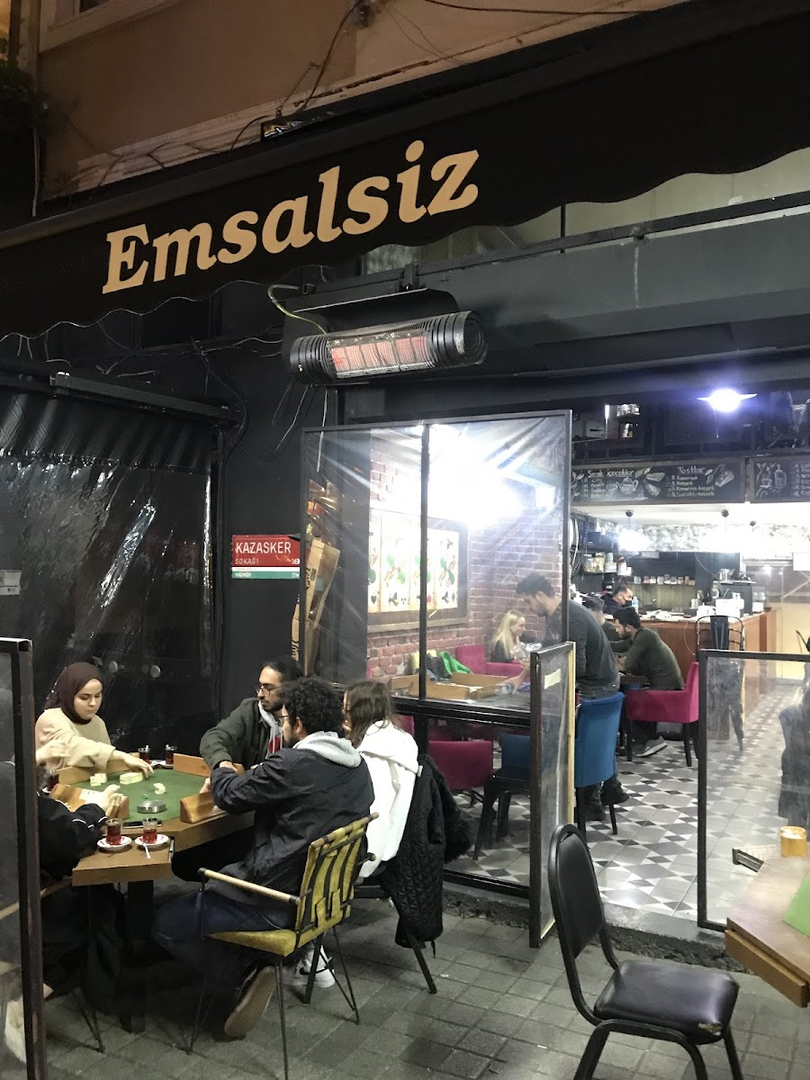 Emsalsiz Cafe