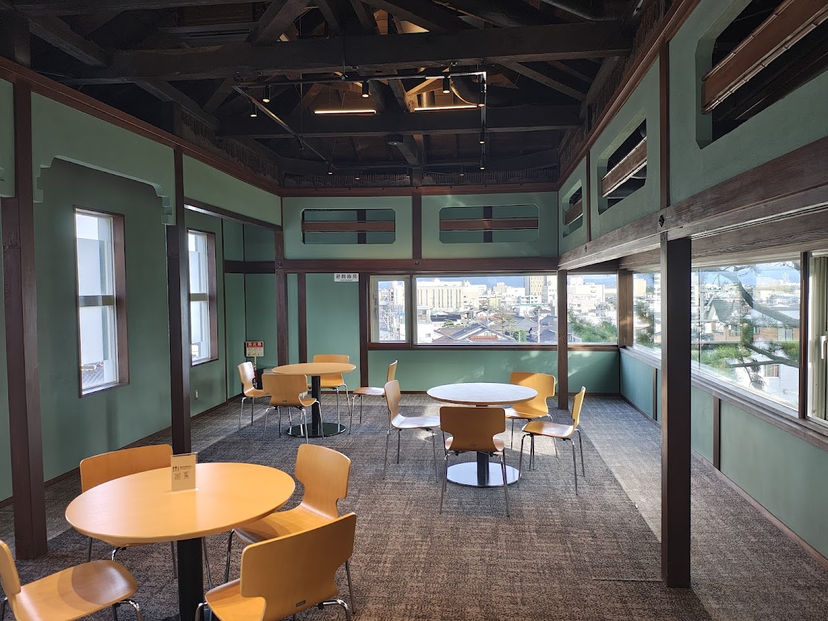 Hiyori Bakery & Cafe