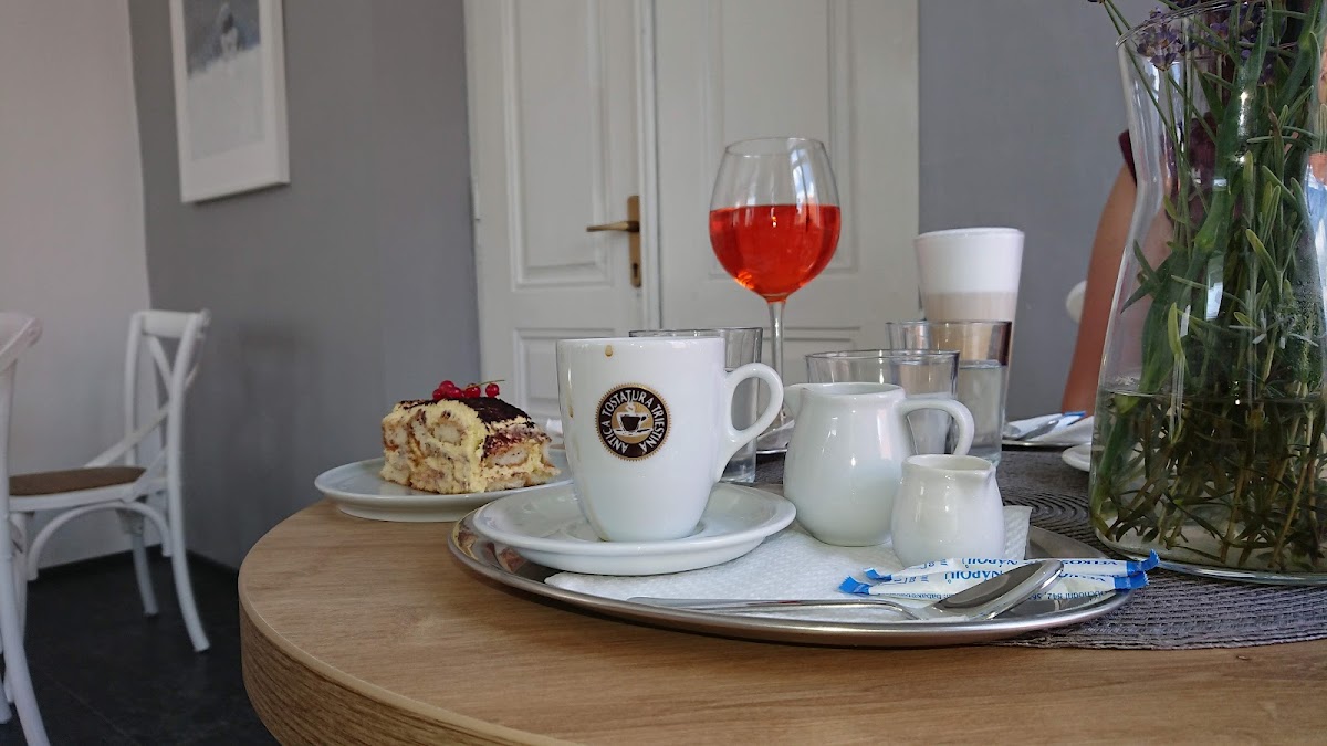 Cafe & Bistro No.33 - 10