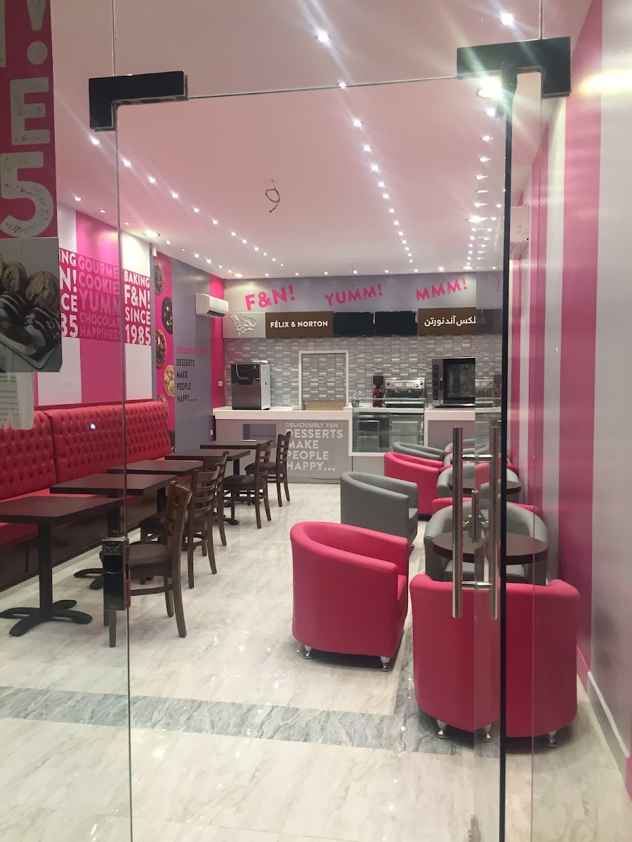 Felix and Norton Cafe