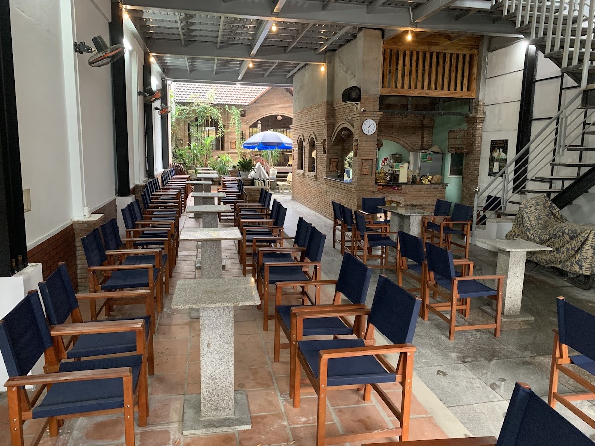 Cafe Dốc Trắng.