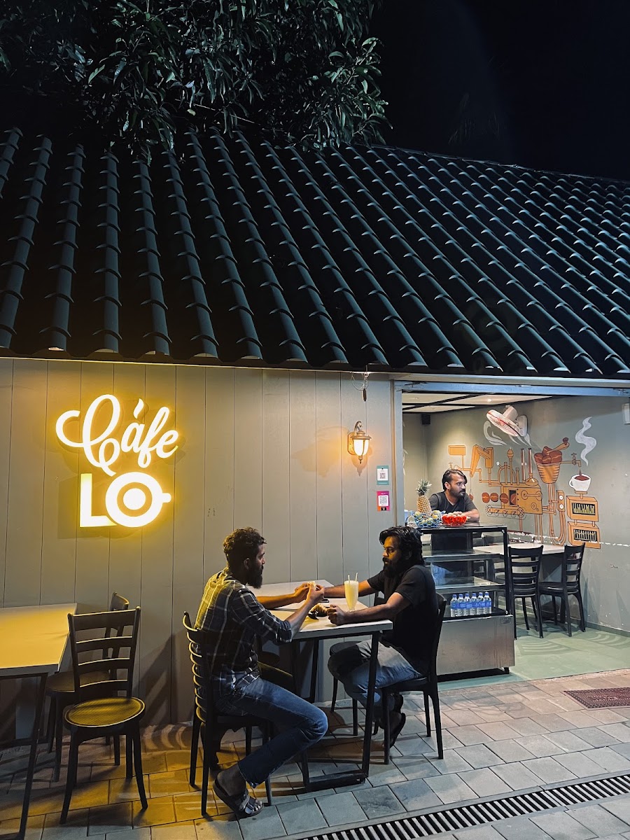 Cafe Lo