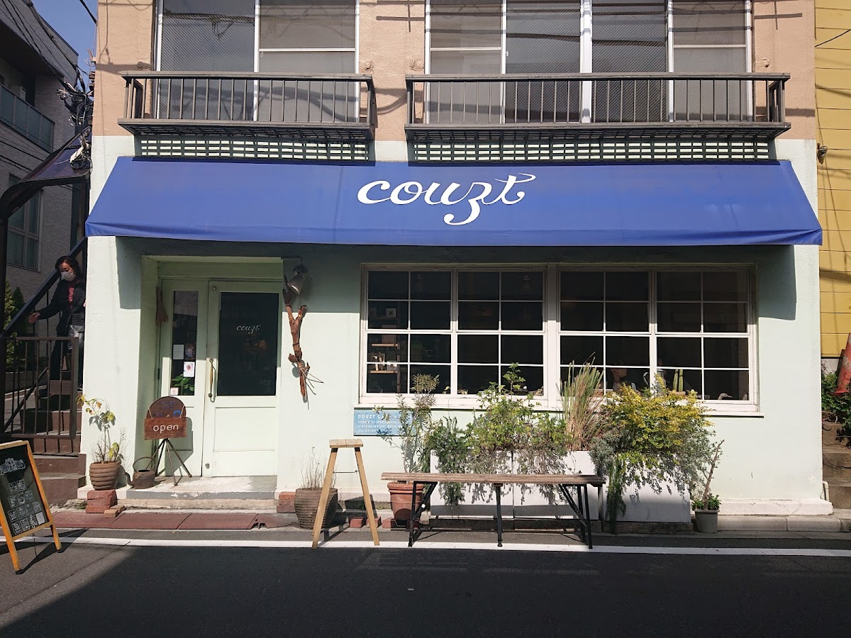 COUZT CAFE SHOP