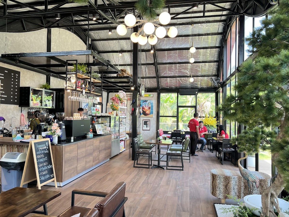 Mountain Tree Cafe - 3