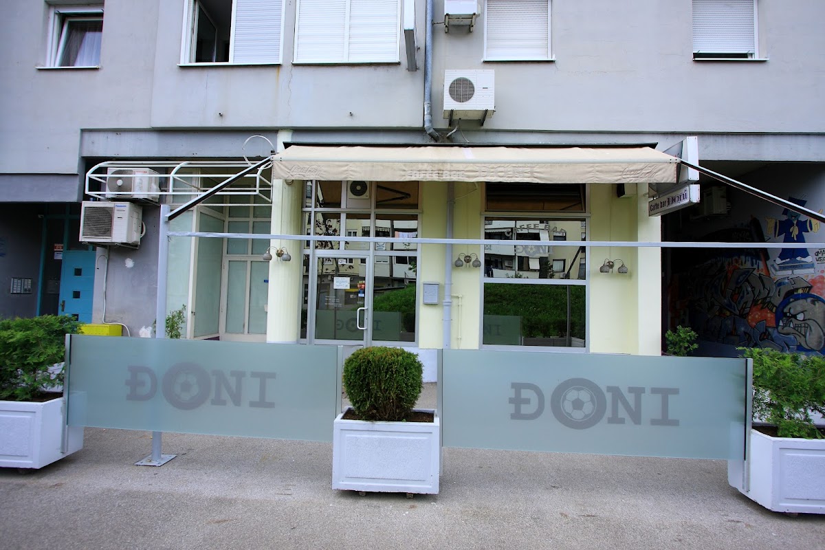 Cafe Bar Đoni