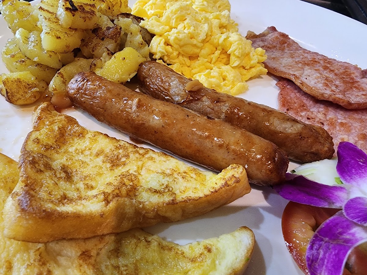 Holland Tulip Cafe and Bakery - 8